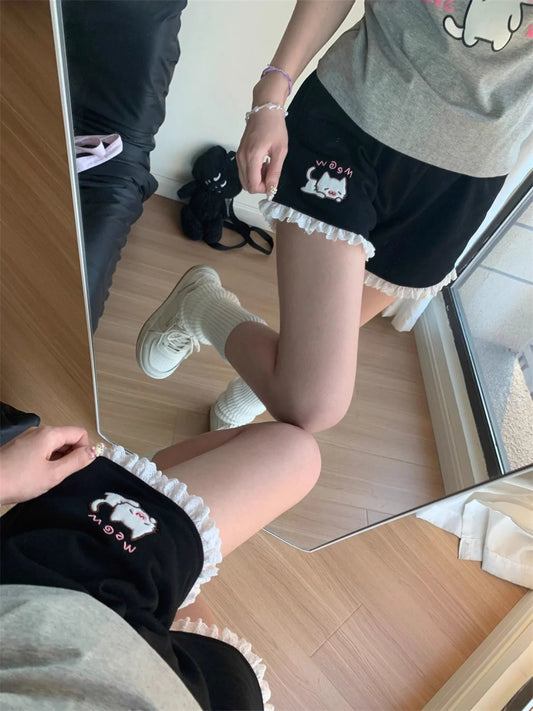 Pantalones Cortos de Verano 2026 para Mujer, Estilo Japonés con Bordado de Gato, Cintura Elástica, Estética Y2K, Casuales, con Parches de Encaje y Pierna Ancha