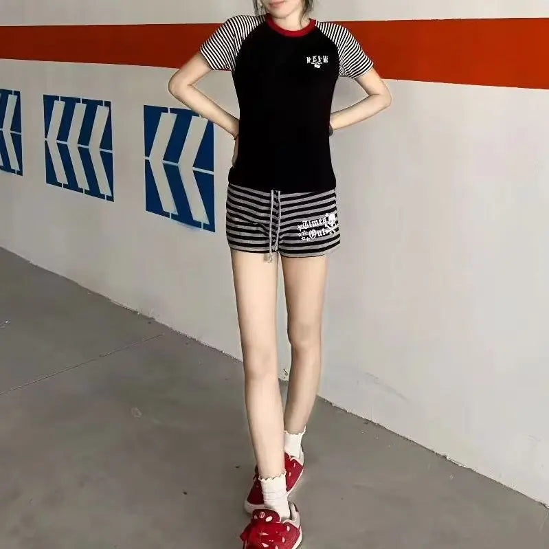 Pantalones Cortos de Mujer, Estilo Casual, Moda Y2K, Pantalones 2026, Estilo Urbano, Estampado de Calaveras a Rayas, Shorts Chic